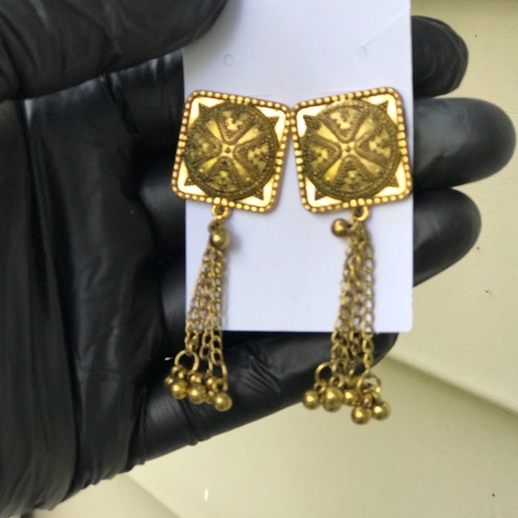 LIVE SHOW SALES $10 FASHION EARRINGS - Picture 6 of 10